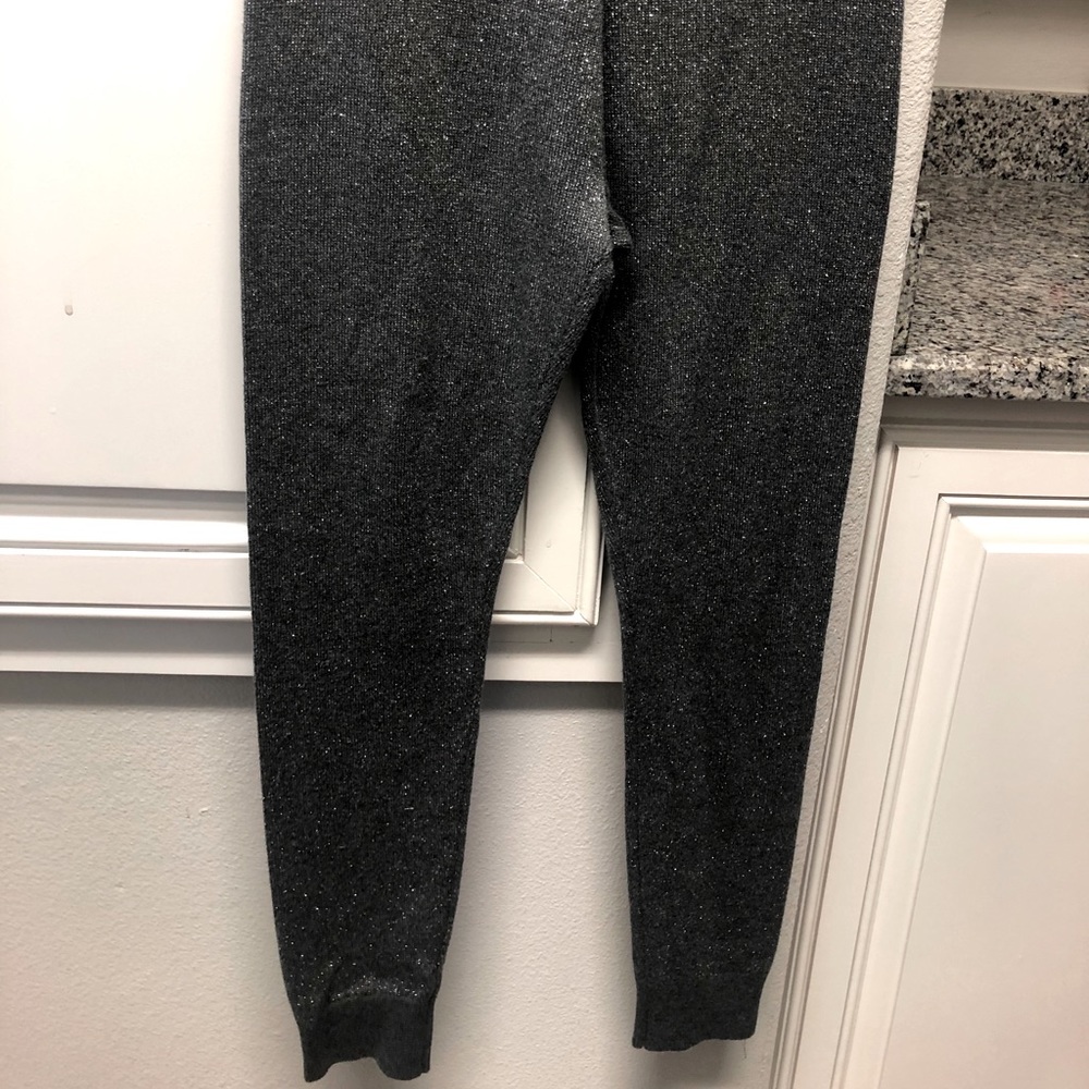 Gap silver shimmery girl’s joggers (w/tags)